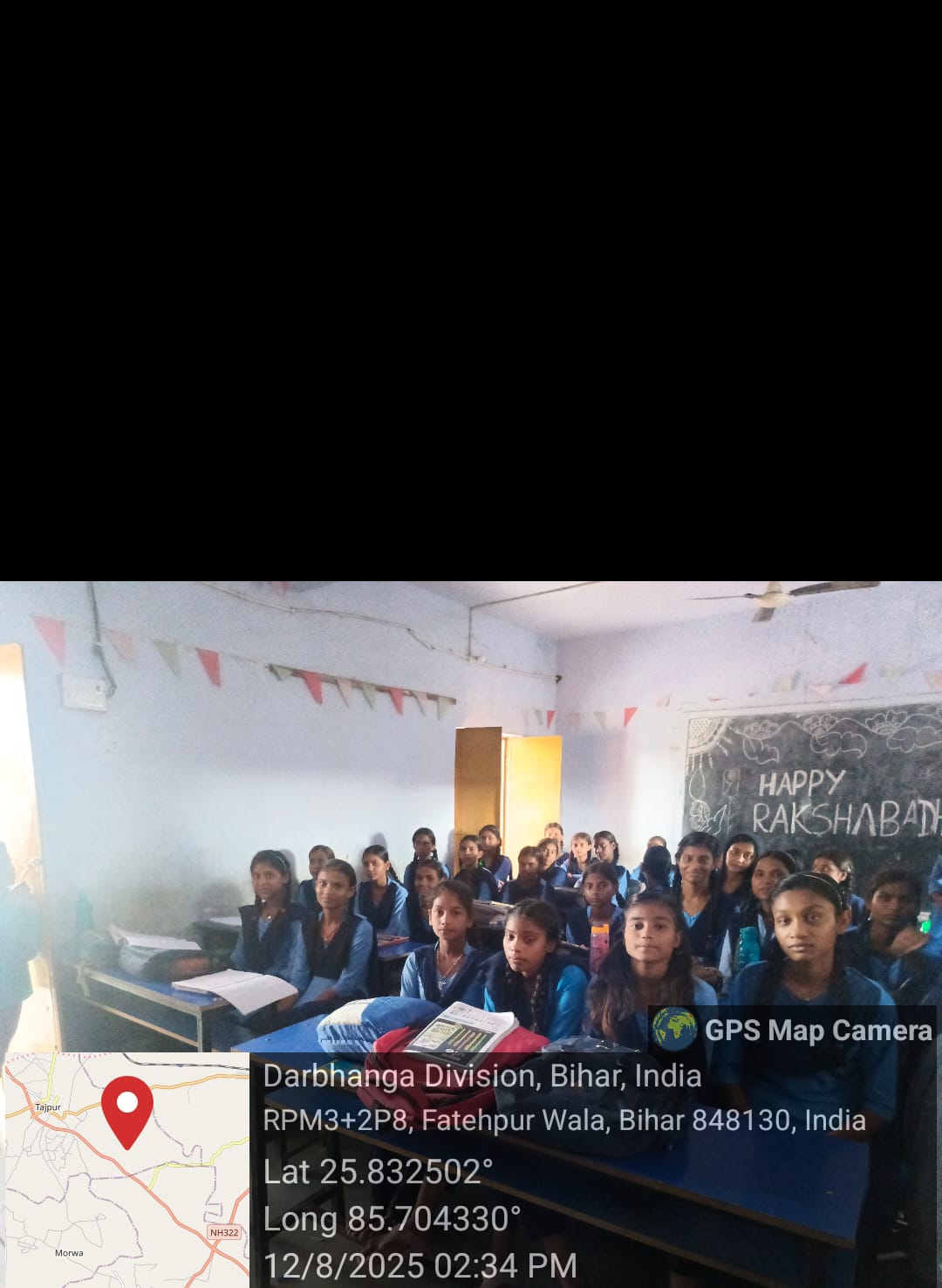 Swanirbhar trainers coordinating with youth in class